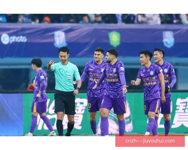上海申花豪取三连胜跃居中超榜首 展现强势竞争力引发关注